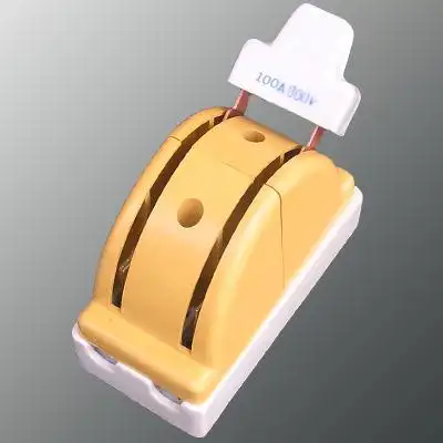 展开全部 闸刀开关表面 向左转  向右转