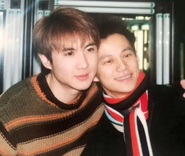 回顾军艺四大校草:名字都带三点水,中年发福,网友喊话杨洋挺住