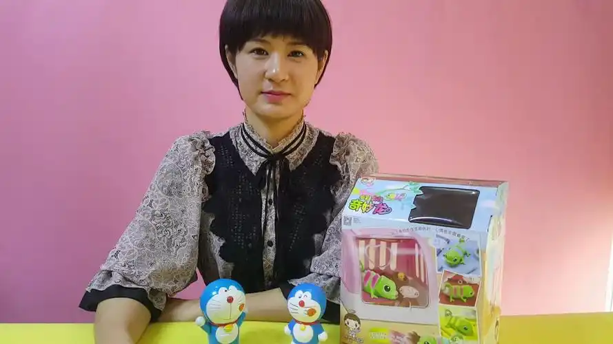 哆啦a梦橙子姐姐小变色龙初养成