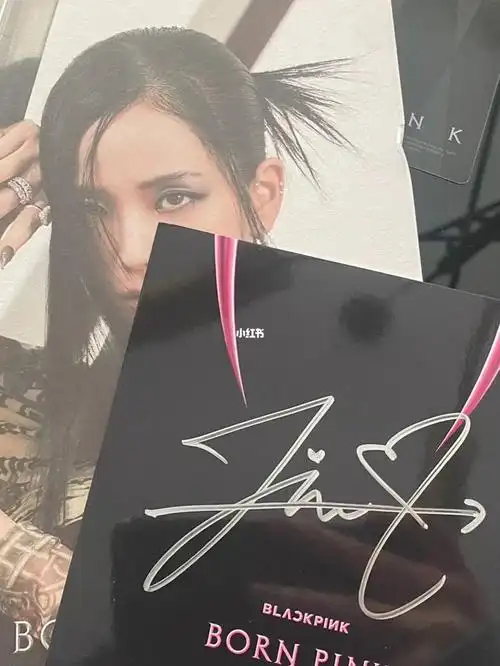 收到jisoo的签名cd啦