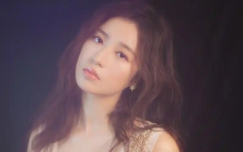 周雨彤仙气灵动唯美写真图片桌面壁纸-大陆明星-壁纸下载-美桌网