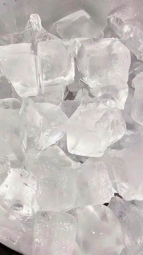 白色简约壁纸朋友圈背景图