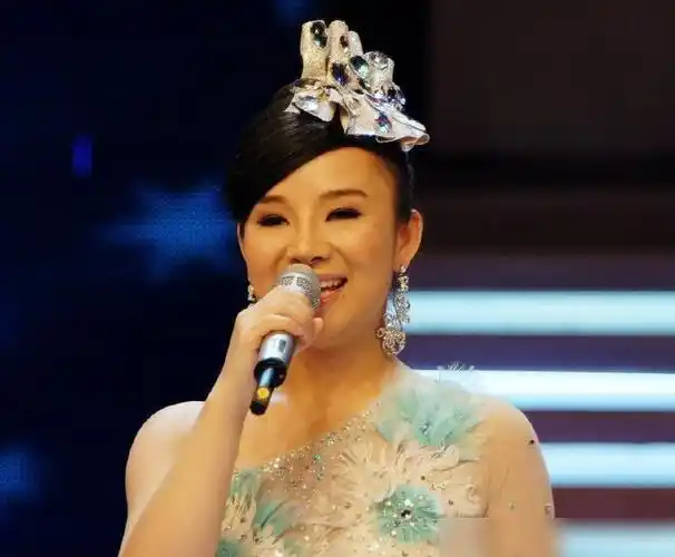 被军人丈夫捐献眼睛,如今成为央视御用歌手|星光大道|刘赛|刘跃进