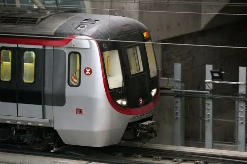 港铁南港岛线中国制列车strain