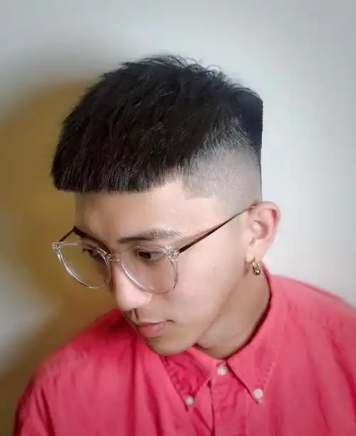 越剪越帅气的4款男生发型简单干净显精神喜欢可以剪同款