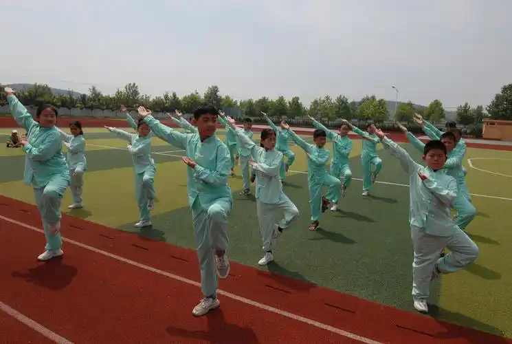 武术进校园课间强体魄