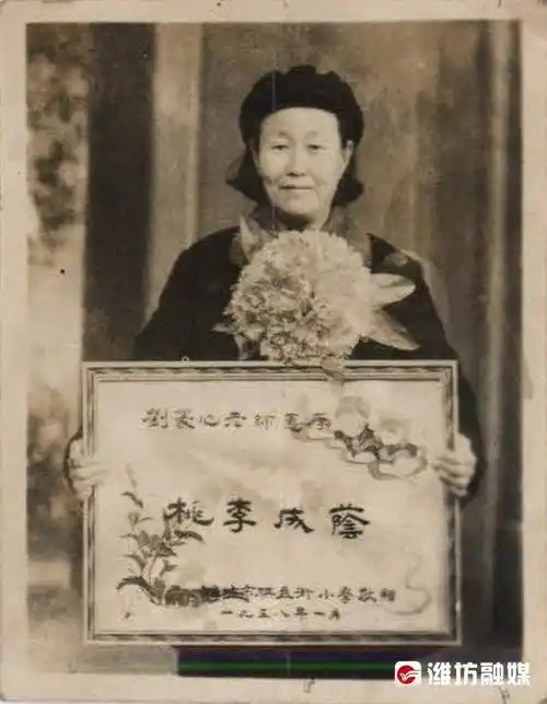 更好潍坊穿越百年夫妻俩的毕业证入藏市档案馆