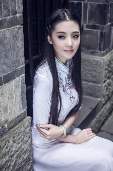 款最美旗袍发型