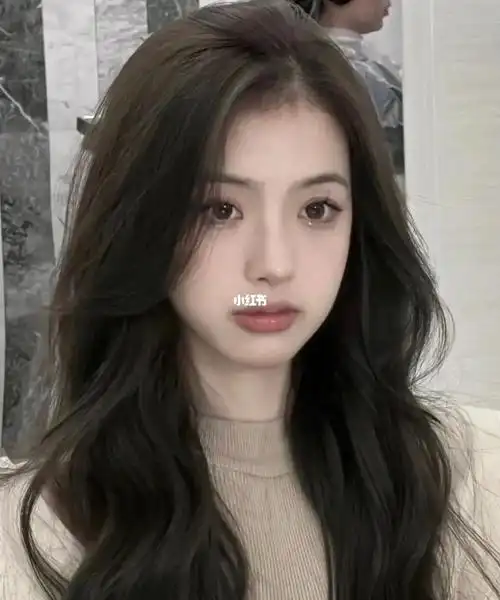 发色分享冷茶棕色走到哪都有人问的发色女