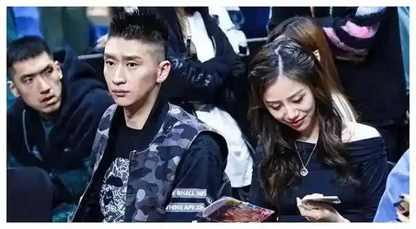 再见孙悦cba名媛陈露晒出最新近照娇美身姿令人艳羡