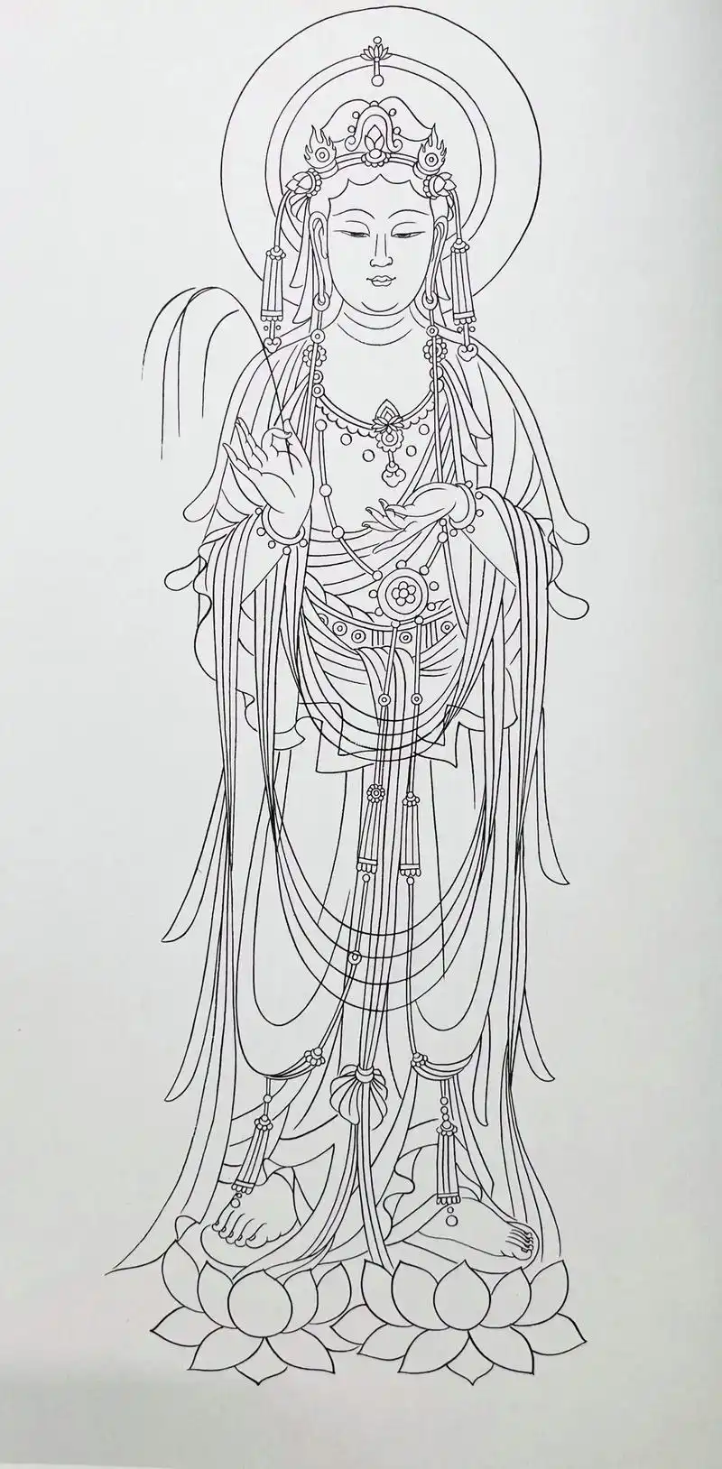 一直跟大家说开始学习佛教绘画的时候,我首推敦煌壁画的线描资料