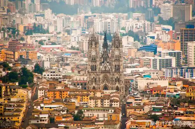 厄瓜多尔的首都基多号称"世界中线之城",赤道从中穿过.