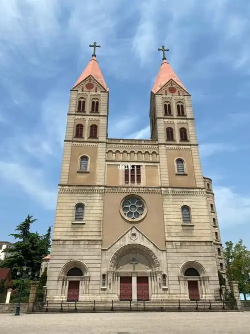 青岛|圣弥厄尔教堂