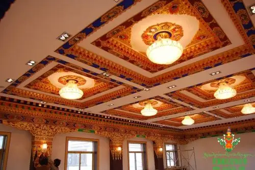 精致吊顶装修案例 - 西藏双通藏式装饰装修有限公司 - 九正建材网
