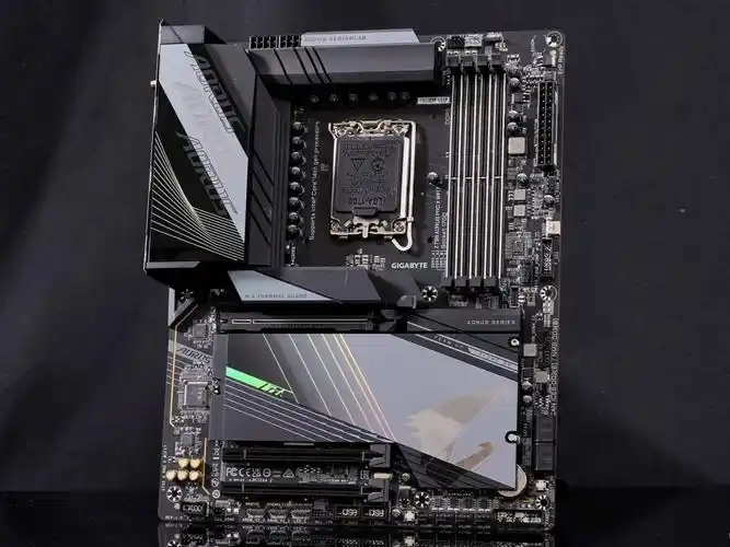 内敛稳定的实力王,技嘉z790 aorus pro x wifi7 电竞雕主板评测前段