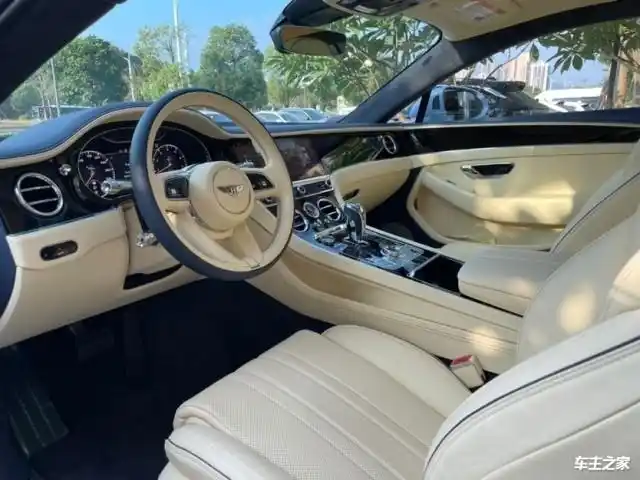 宾利跑车欧陆gt舒展顶级手工内饰座椅 街上拉风跑车之一!