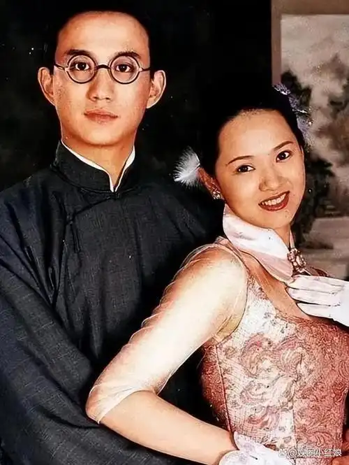 黄磊追到孙莉时她才17岁开始不明白看清大学旧照后瞬间就懂了