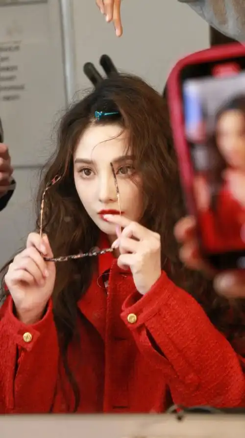 彭小苒超话94#彭城月报#冬日瑞雪携新年初始,温馨暖阳照思乡情意