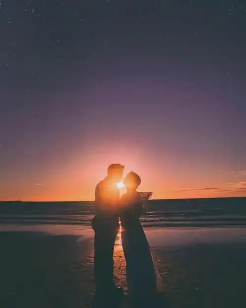 情侣拍照姿势大全让你七夕情人节晒出不一样的幸福感