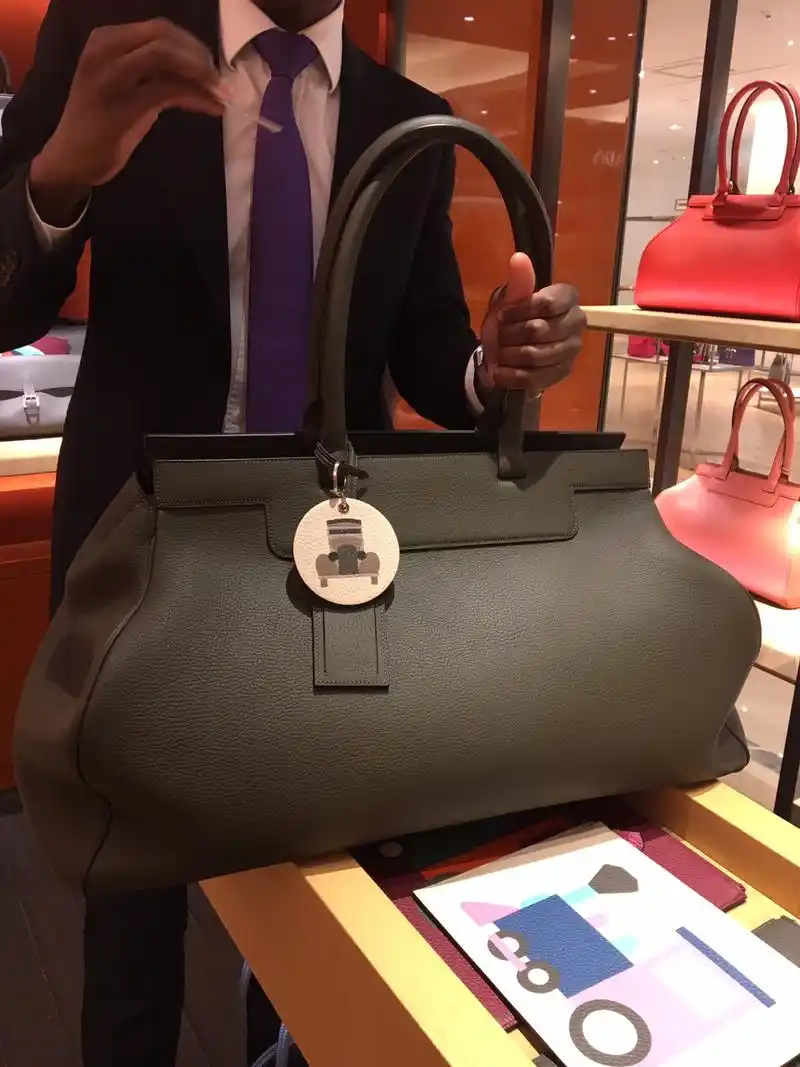 帮朋友入了moynat男包蓝色海洋的传说男主同款