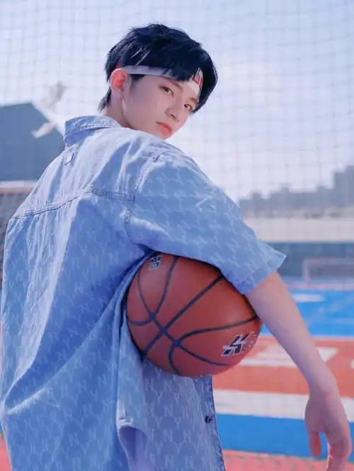 刘冠佑春日迟自修7p