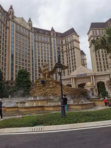 我们相约在美好的季节,5家十全十美入住海花岛欧堡大酒店,夜晚的灯光