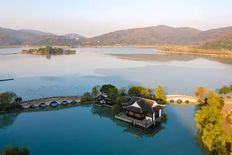 还有座"小西湖"之称的南北湖,知道的游客不多_旅游_景区_白鹭洲