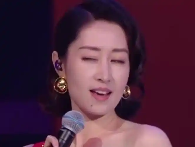 刘敏涛表情管理火了,本人回应:我真的没醉!杨迪的评论却真相了