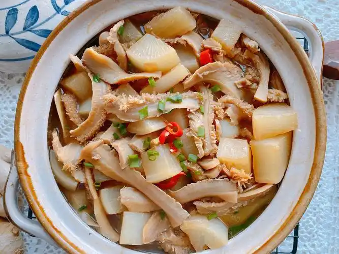 牛肚别再炒着吃,加个萝卜一炖,软烂入味,热乎乎一锅吃着真过瘾_时候