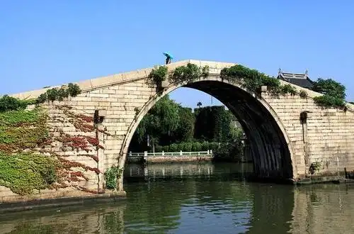 乌鹊桥——最古老的桥(2000多年历史)