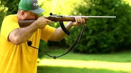 鲁格1022被称最好的小口径步枪之一,没有后坐力,性能稳定可靠