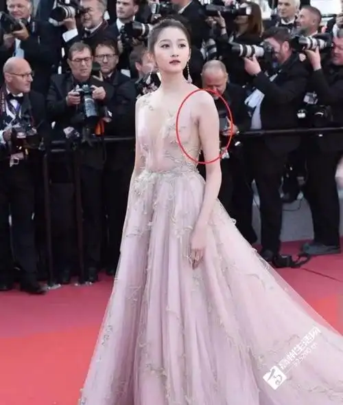 瑜伽分享——每天坚持10分钟,让你副乳和你说拜拜