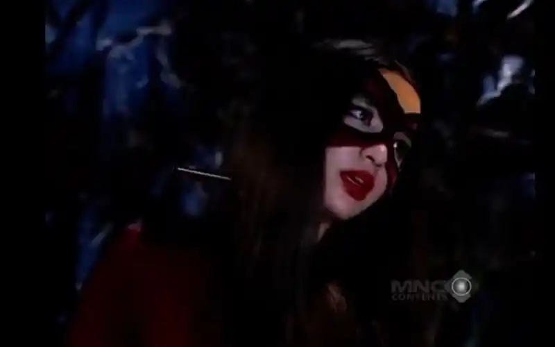 女超人vs麻痹枪败北被俘印度尼西亚女超人电视剧supergirl