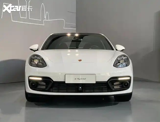 保时捷新panamera实车亮相 售97.3万起