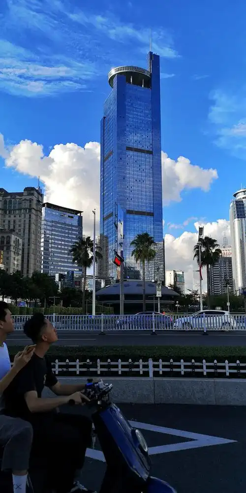 广西南宁市民族大道街景