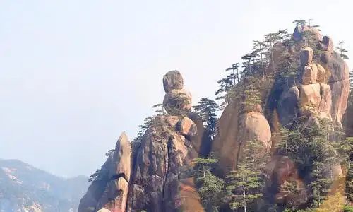 黄山奇石"狮子抢球"是如何描写的