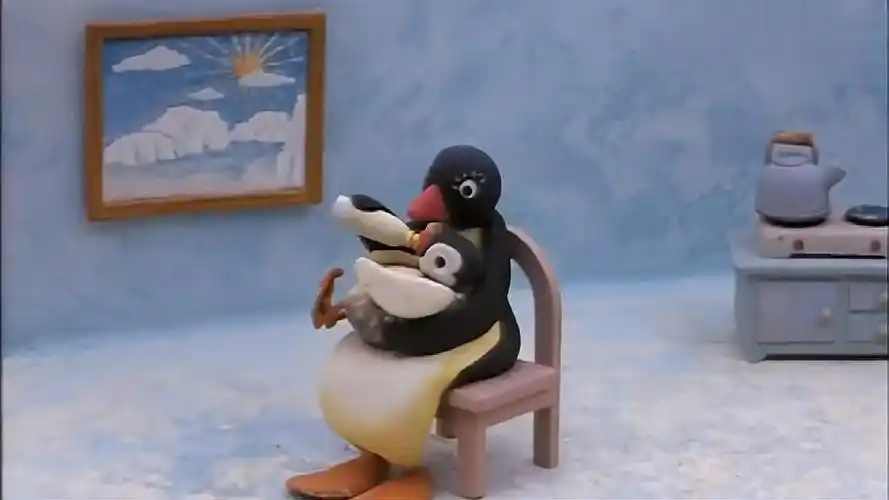 企鹅家族因为企鹅妈妈只照顾妹妹pingu难受的哭了