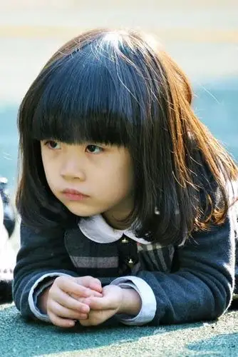 小童星崔若涵《飞翔的花朵》剧组受宠爱(图)