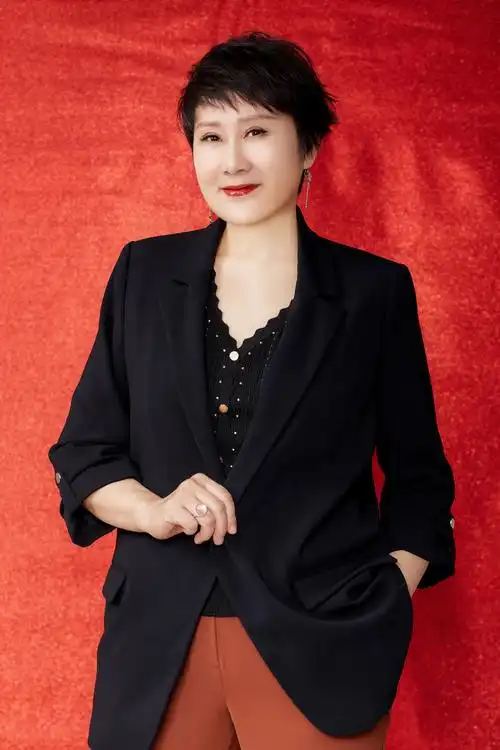 张凯丽首次演唱原创歌曲《那一首老歌》给人不一样的听觉享受