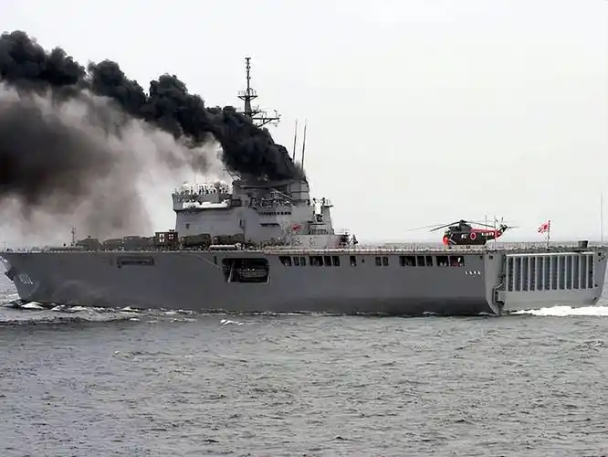 日本装备志大隅级登陆舰