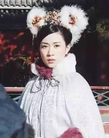 她是康熙皇帝的生母佟佳氏短寿却也一生还算幸福