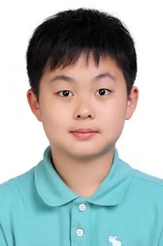 男,汉族,2007年3月生,现为广东省深圳市南山外国语学校六年级学生