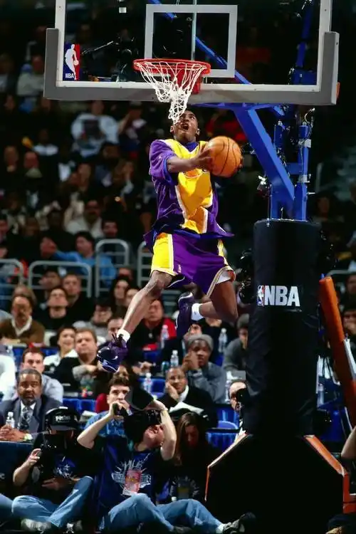 科比97年扣篮大赛高清图