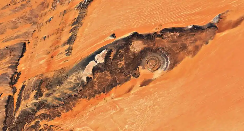 通过手机app免费查看国产谷歌地球,卫星影像分辨率可达0.1m