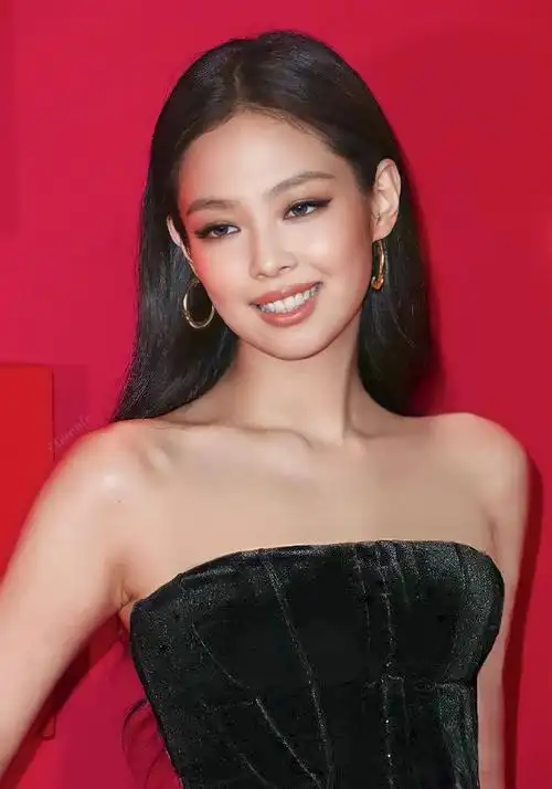 (推主原id为taeenle 之前的一次惊艳换装看这里glamour_jennie)【搬运