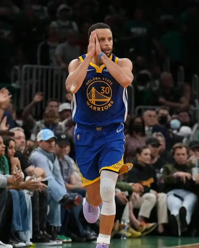 库里各种标志性庆祝动作!你最喜欢哪个呢?#库里 #勇士 - 抖音