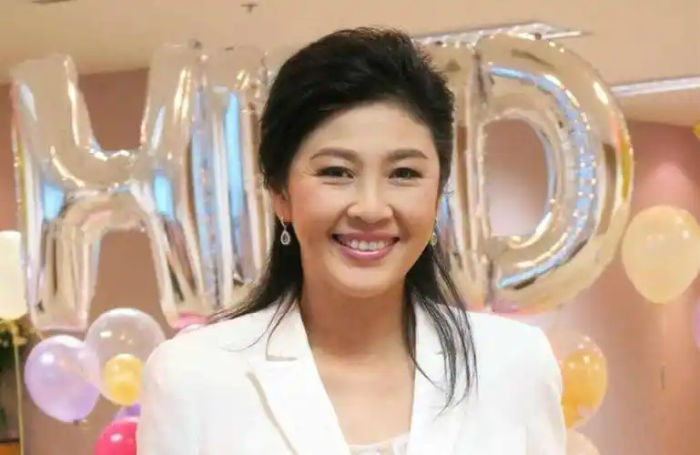 奥巴马和普大帝都成了她的小迷弟,英拉的美很有高度