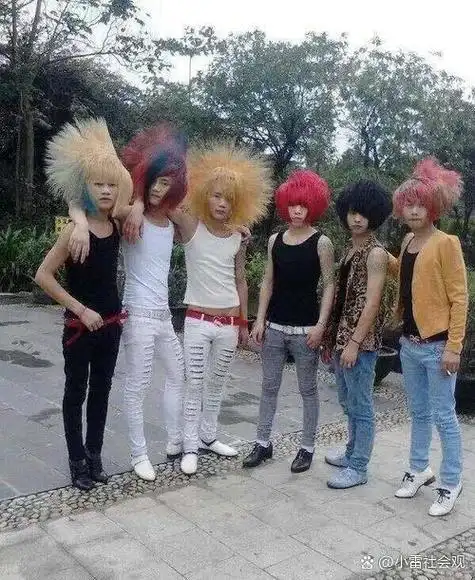 2008年左右留着非主流"杀马特"发型的青年. ​​​