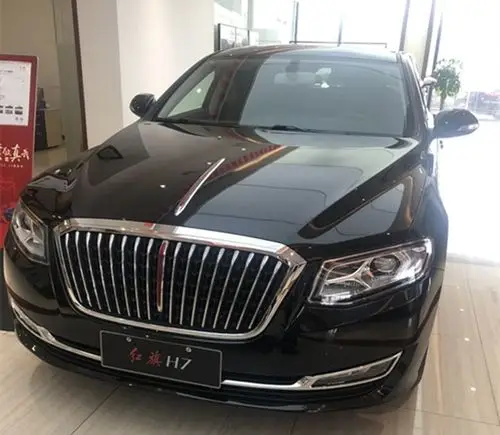 2021款红旗h7到店,换上全新立标,质感提升明显,车门可90°开启