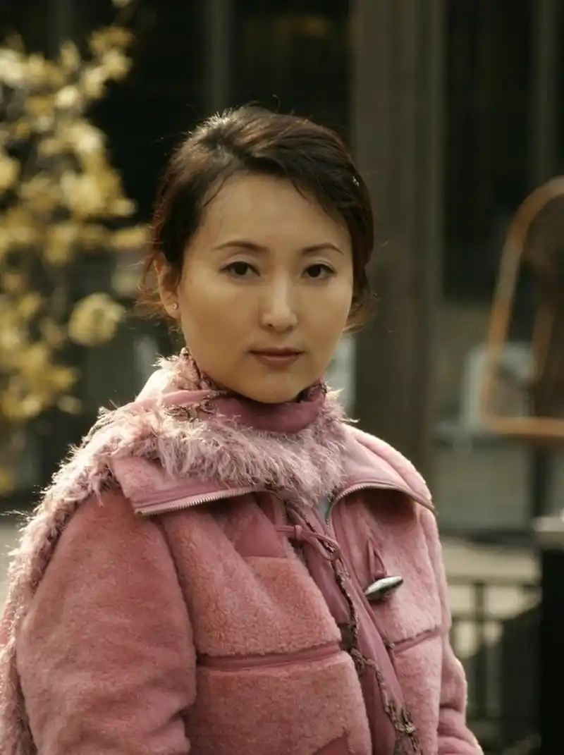 陈晓旭#   红楼梦中女主林黛玉扮演者陈晓旭42岁出家,此时已经苫技